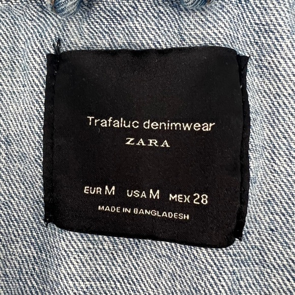 Zara Trafaluc Denimwear Distressed Jean Jacket Size M Women's - Picture 2 of 5